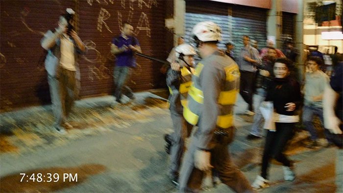 manifestante agredida por policial em são paulo (4)