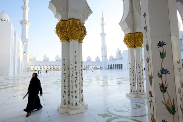mosque-abu-dhabi-yoder_83730_600x450