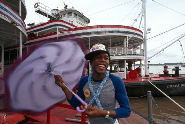 riverboat-delta-queen-mississippi-dry_83736_600x450