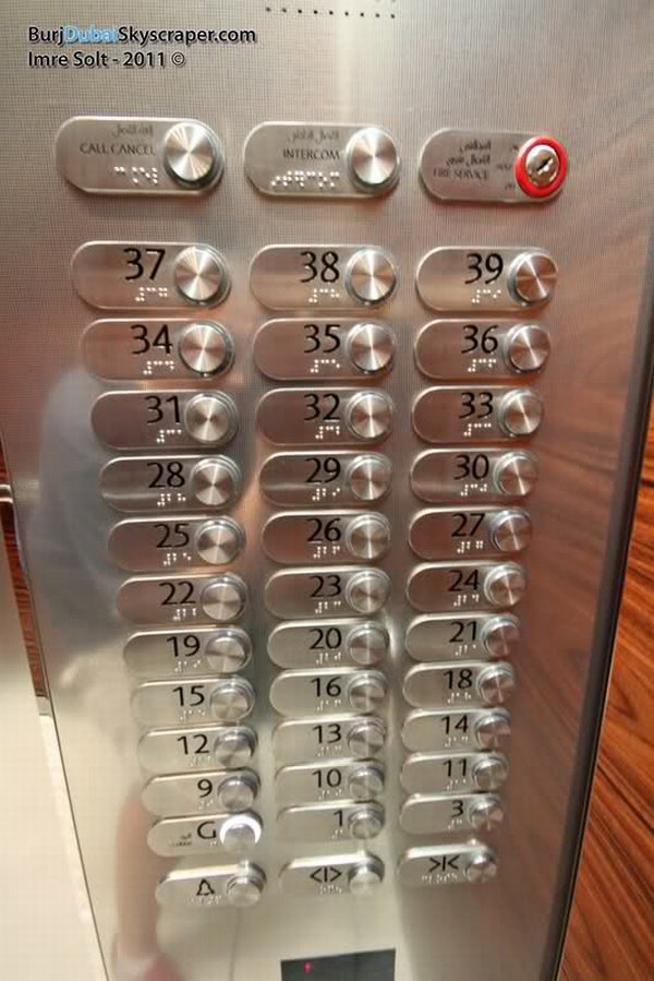 Лифт в бурдж халифа. Бурдж Халифа лифт. Кнопки в лифте Бурдж Халифа. Сколько лифтов в Бурдж Халифа. Скорость лифта в Бурдж Халифа.
