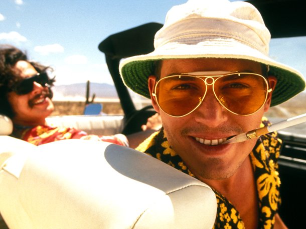 Cena do filme Medo e Delírio em Las Vegas baseado no livro de Hunter Thompson que relata em detalhes os efeitos de drogas psicoativas como o LSD