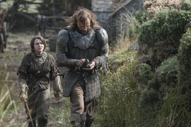 maisie-williams-as-arya-stark-rory-mccann-as-sandor-the-hound-clegane_photo-helen-sloan_hbo