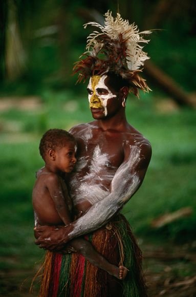 arambak-tribesman-papua-new-guinea-krist_83718_600x450