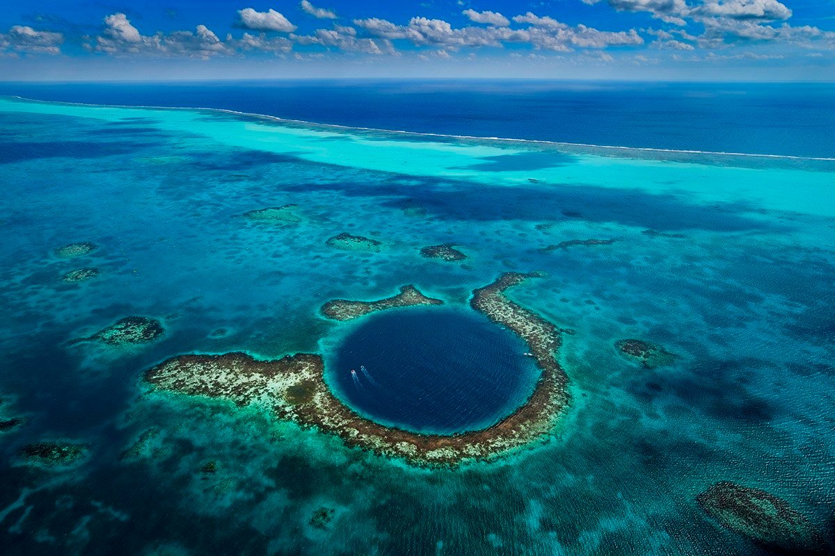 The-Great-Blue-Hole-Belize